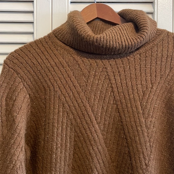CONTEMPORAINE | Turtleneck Sweater - Picture 3 of 4